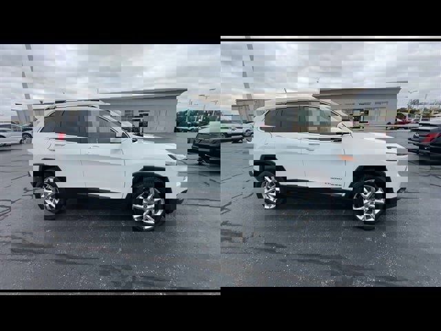 Used 2016 Jeep Cherokee Limited image 9