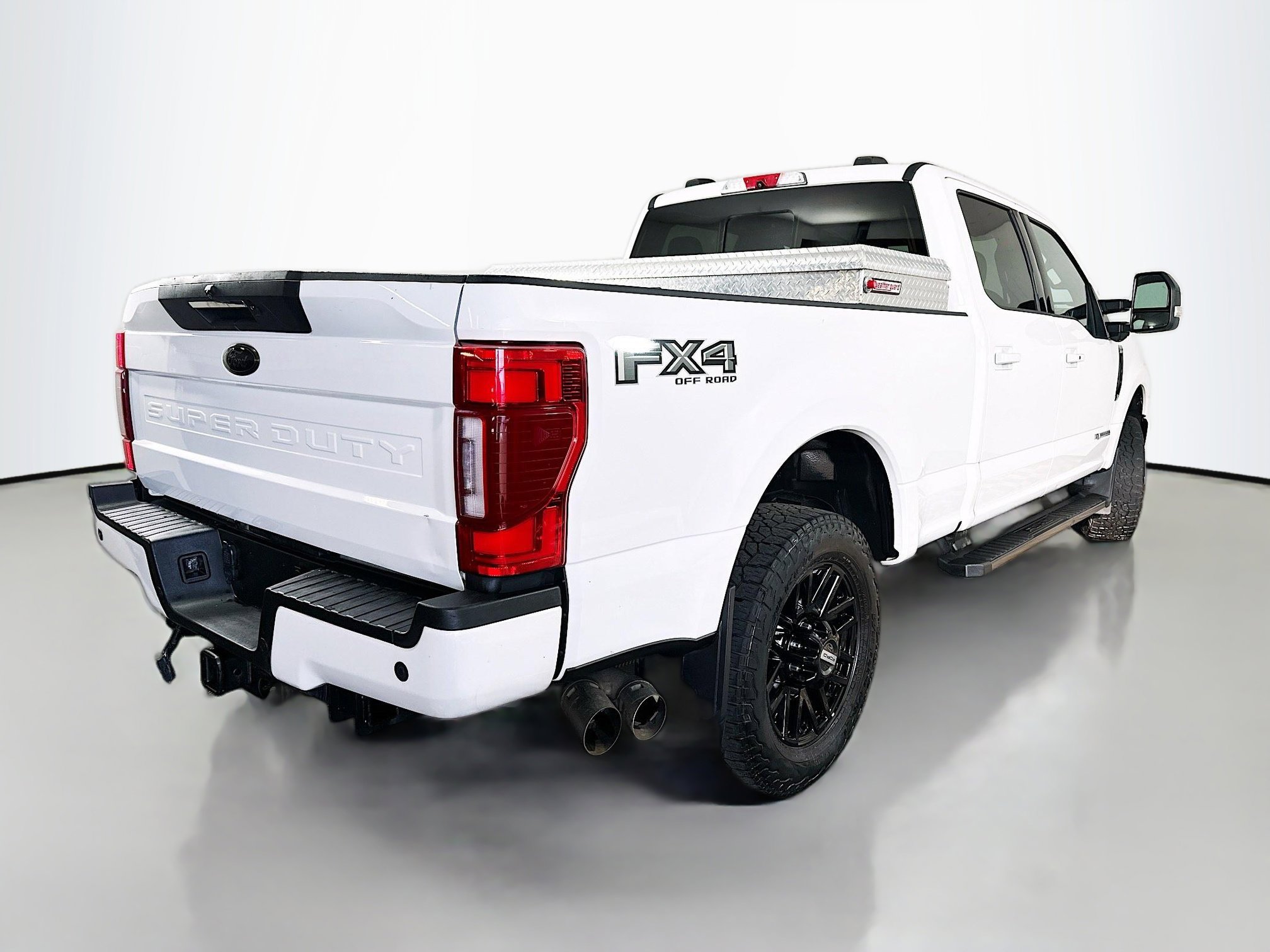 Used 2022 Ford F250 Lariat w/ Black Appearance Package image 7