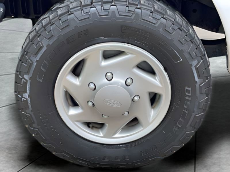 Used 2013 Ford E-250 and Econoline 250 w/ Commercial Cargo Van Pkg RWD image 8