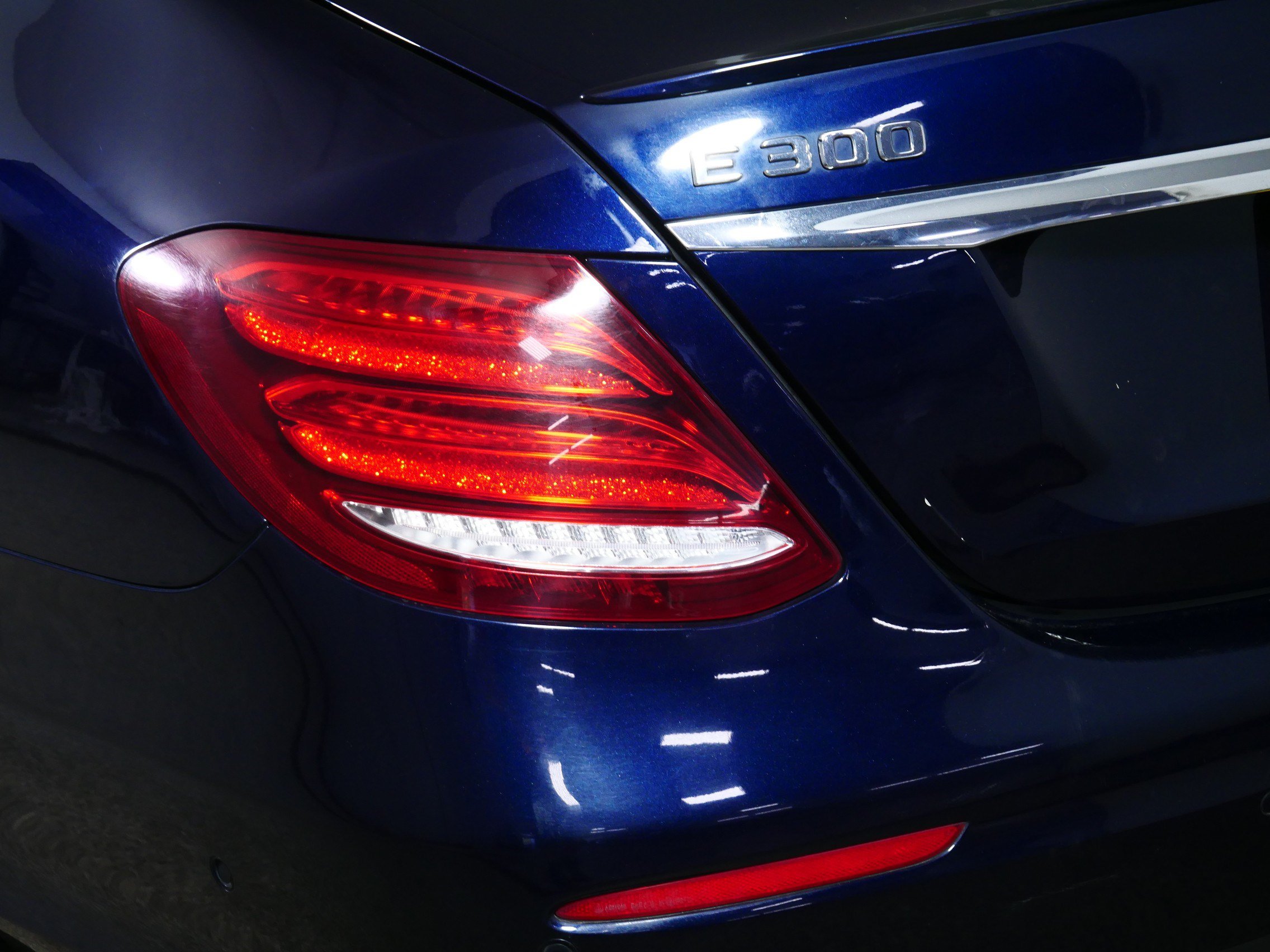 Used 2017 Mercedes-Benz E 300 4MATIC image 17