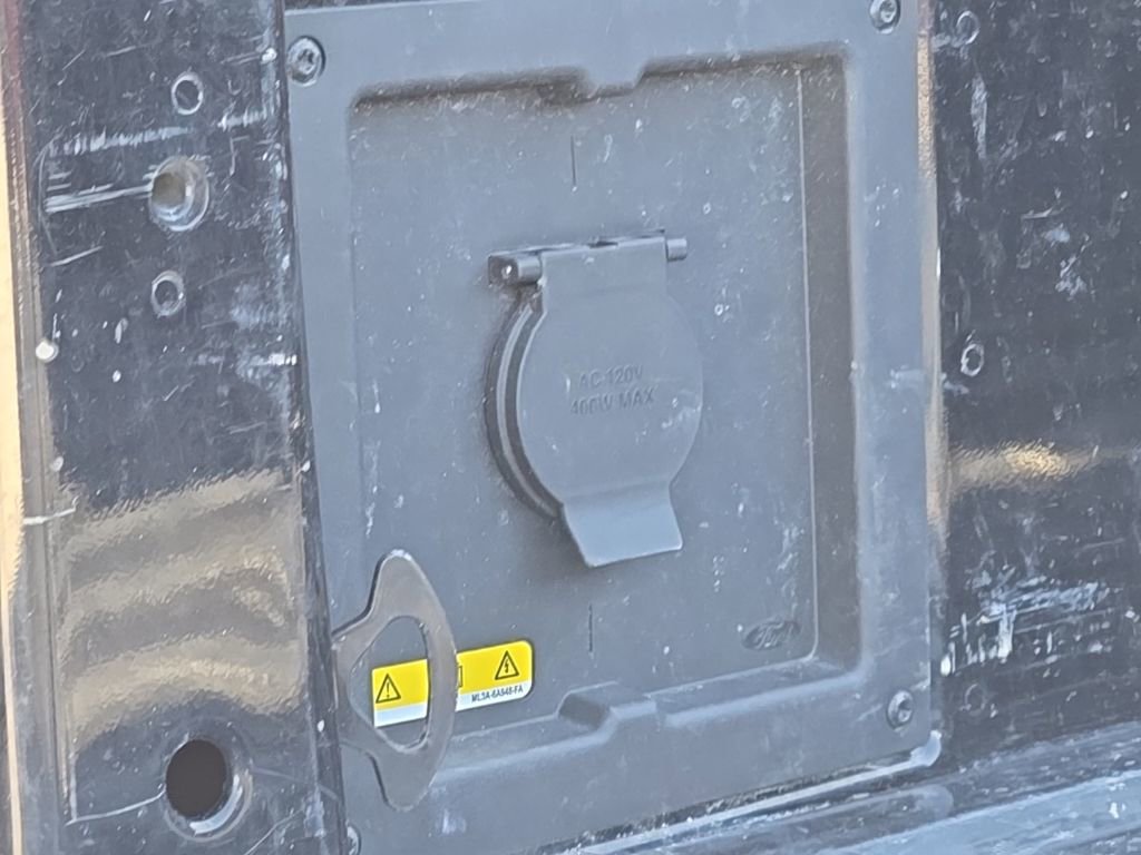 Used 2022 Ford F150 XLT w/ Equipment Group 302A High image 16