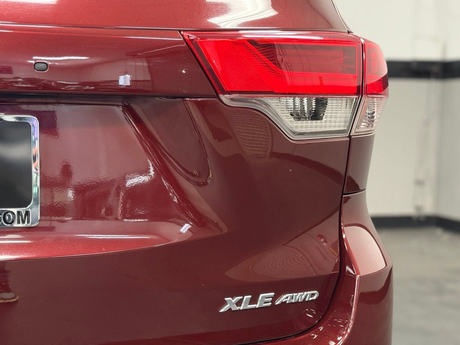 Used 2017 Toyota Highlander XLE AWD/4WD image 15