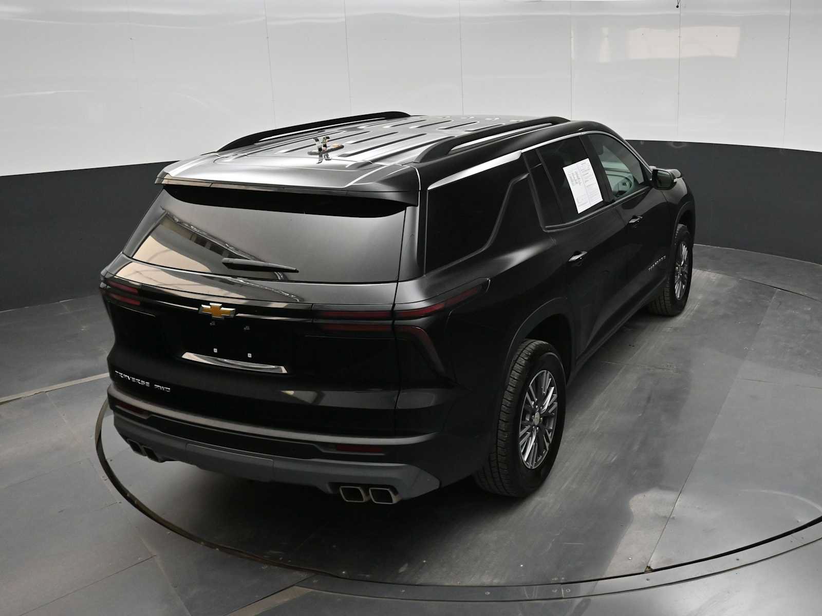 Used 2025 Chevrolet Traverse LT AWD/4WD image 32