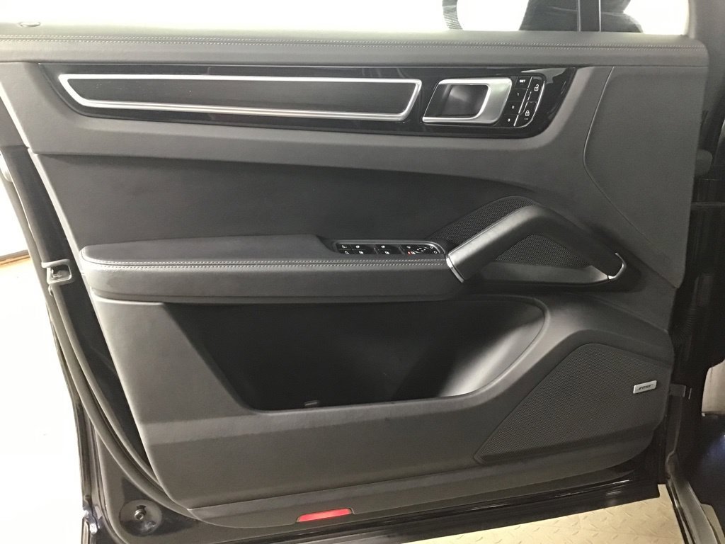Certified 2021 Porsche Cayenne GTS AWD/4WD image 27