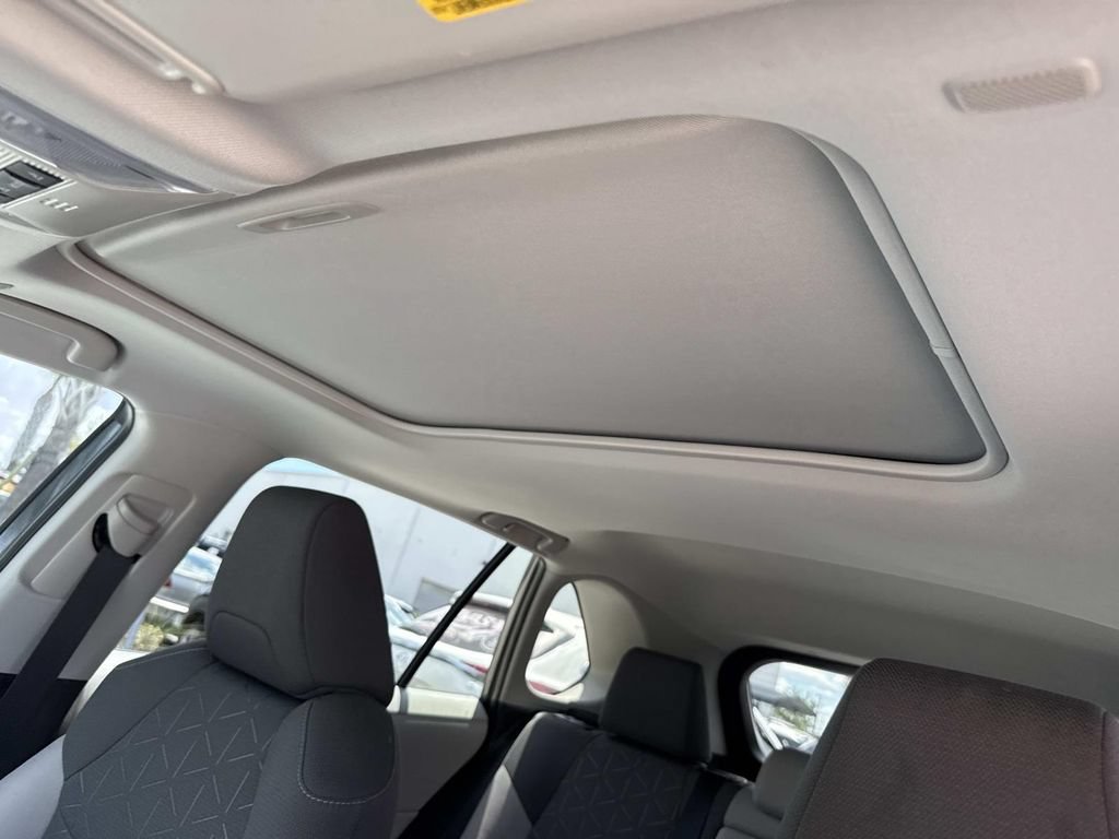 Used 2025 Toyota RAV4 XLE w/ Convenience Package FWD image 21