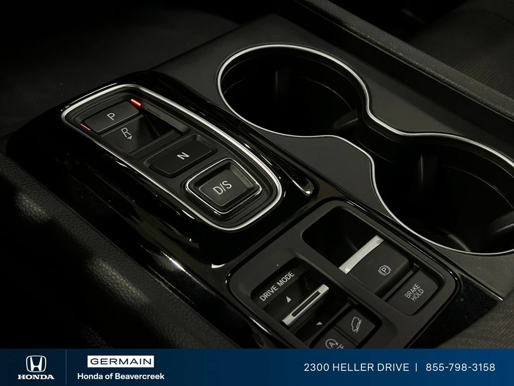 Used 2025 Honda Pilot Sport image 25