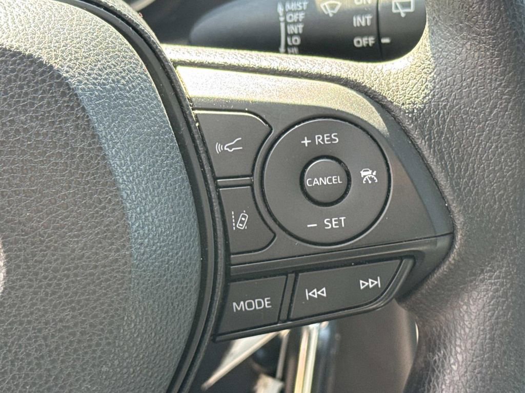 Used 2019 Toyota RAV4 LE image 25