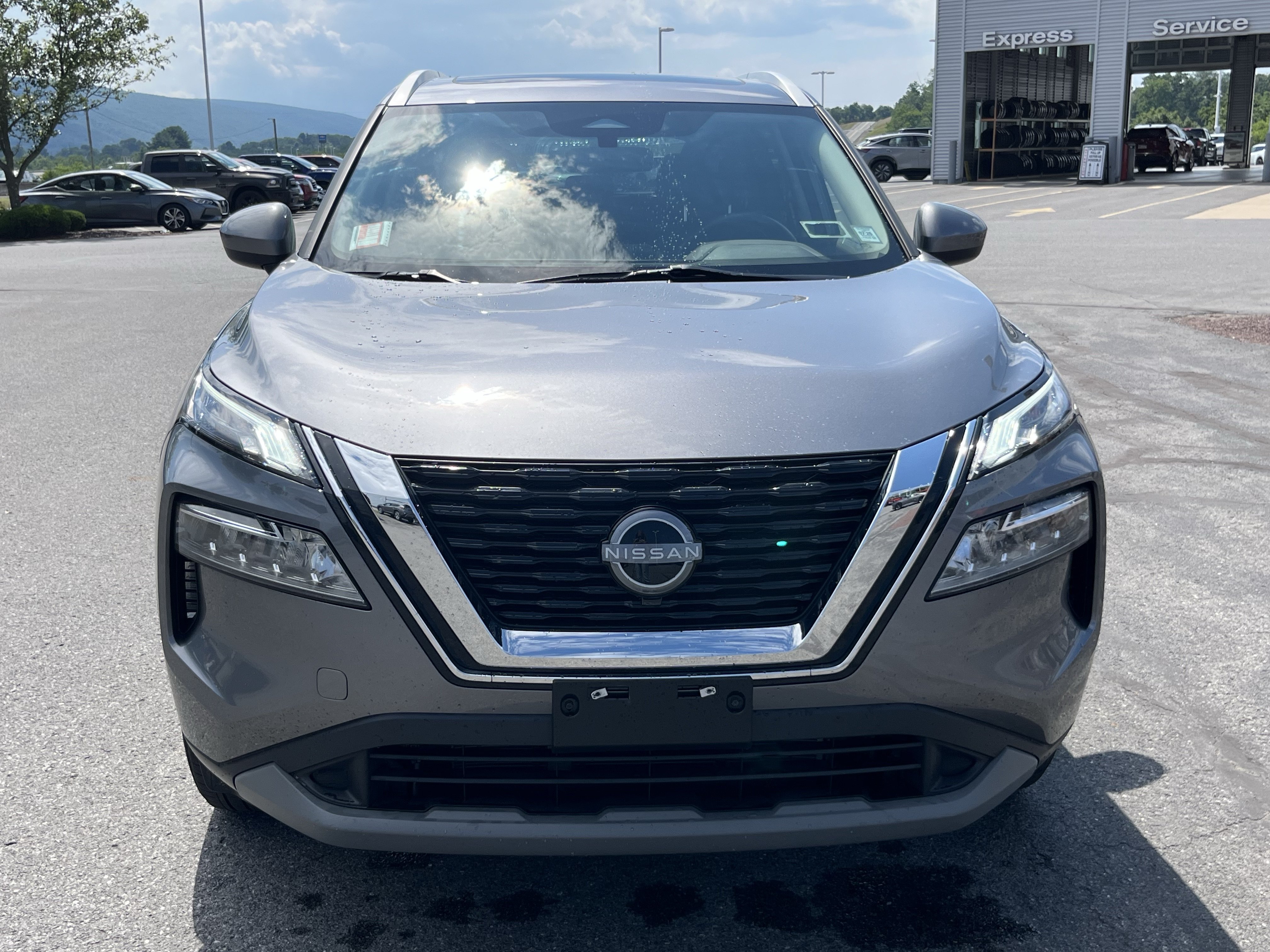Used 2023 Nissan Rogue SV w/ SV Premium B Package AWD/4WD image 12