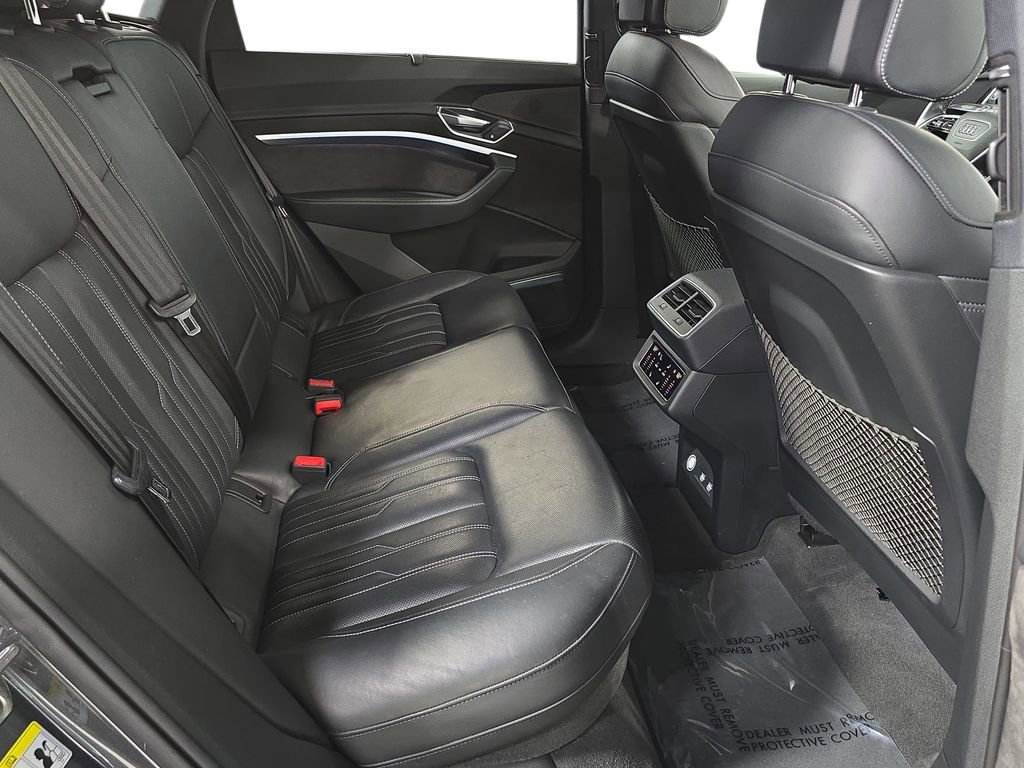Used 2019 Audi e-tron Prestige w/ Prestige Package AWD/4WD image 26
