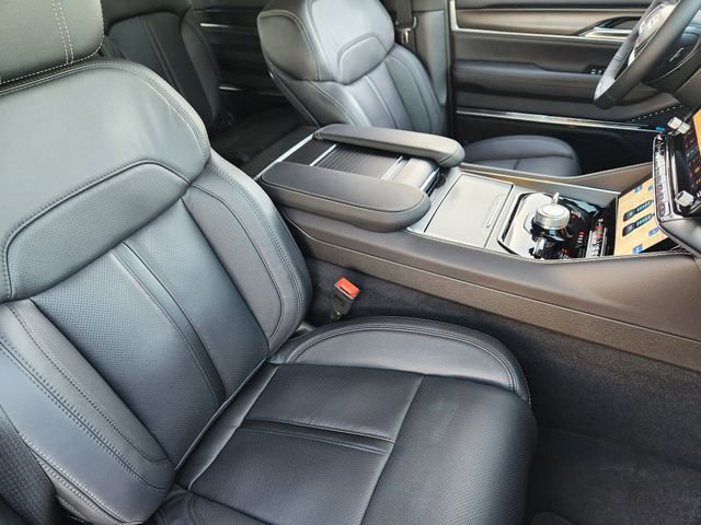 New 2026 Jeep Grand Wagoneer Summit w/ Premium Group III image 9