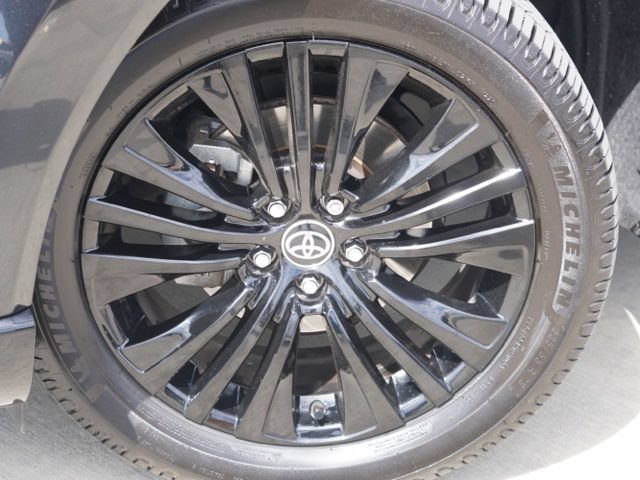 Used 2023 Toyota Venza Nightshade AWD/4WD image 12