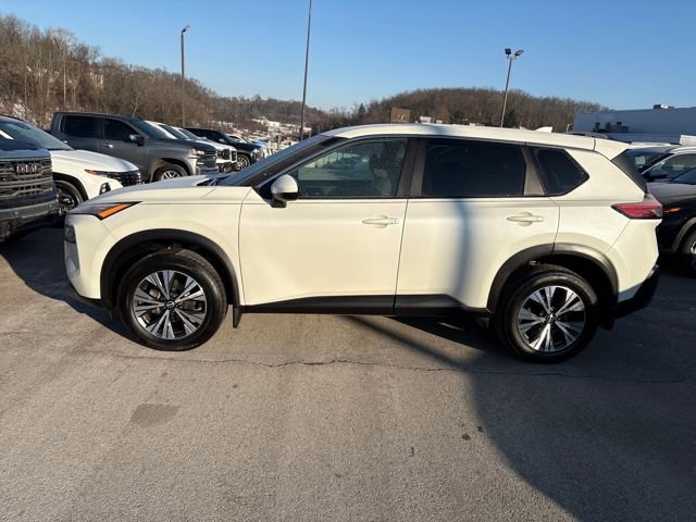 Certified 2022 Nissan Rogue SV image 2