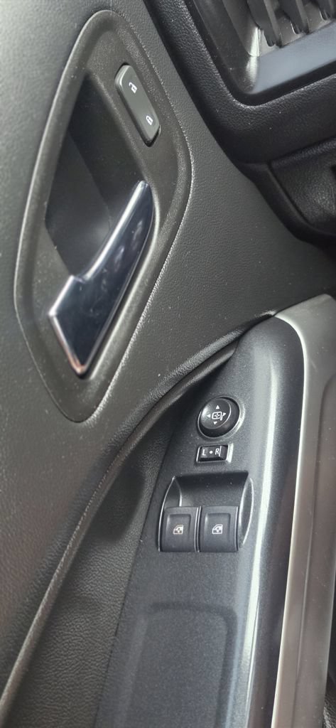 Used 2022 Chevrolet Colorado LT AWD/4WD image 13