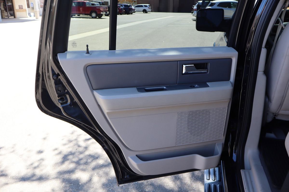 Used 2014 Ford Expedition XLT AWD/4WD image 26