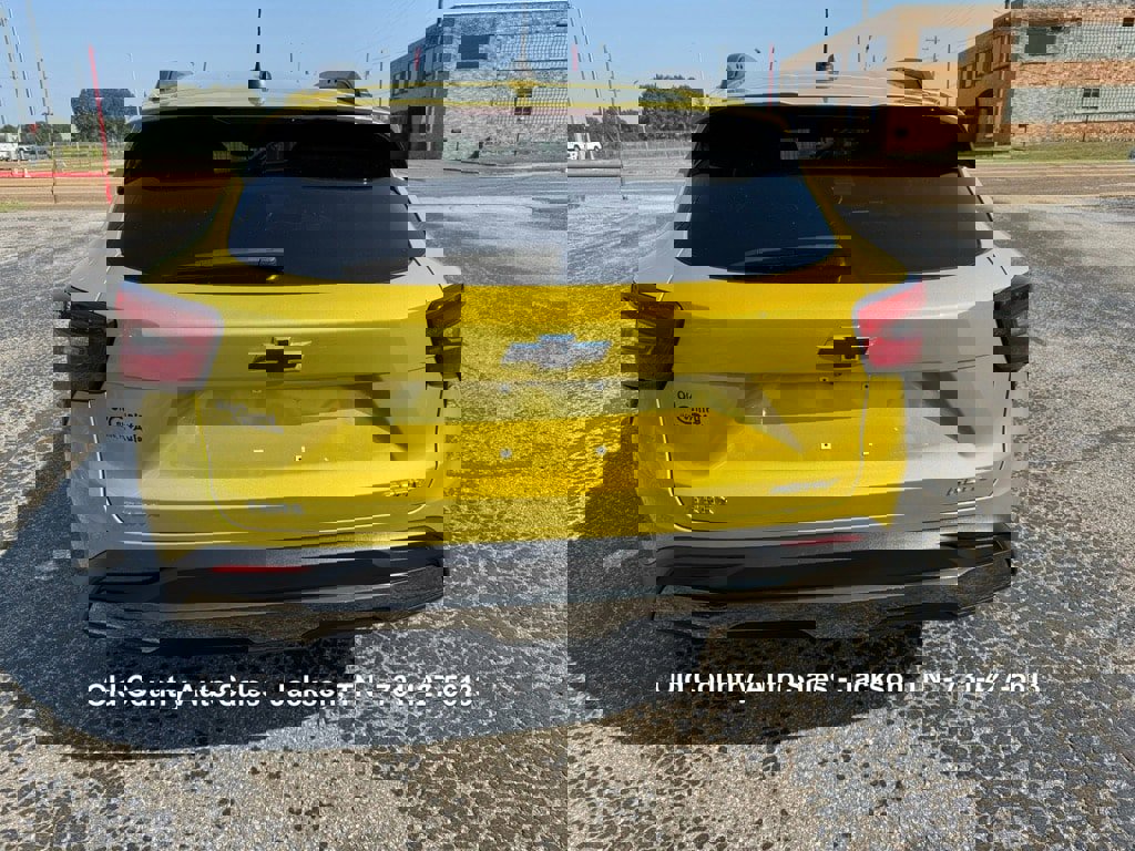 Used 2024 Chevrolet Trax ACTIV w/ Sunroof Package image 7