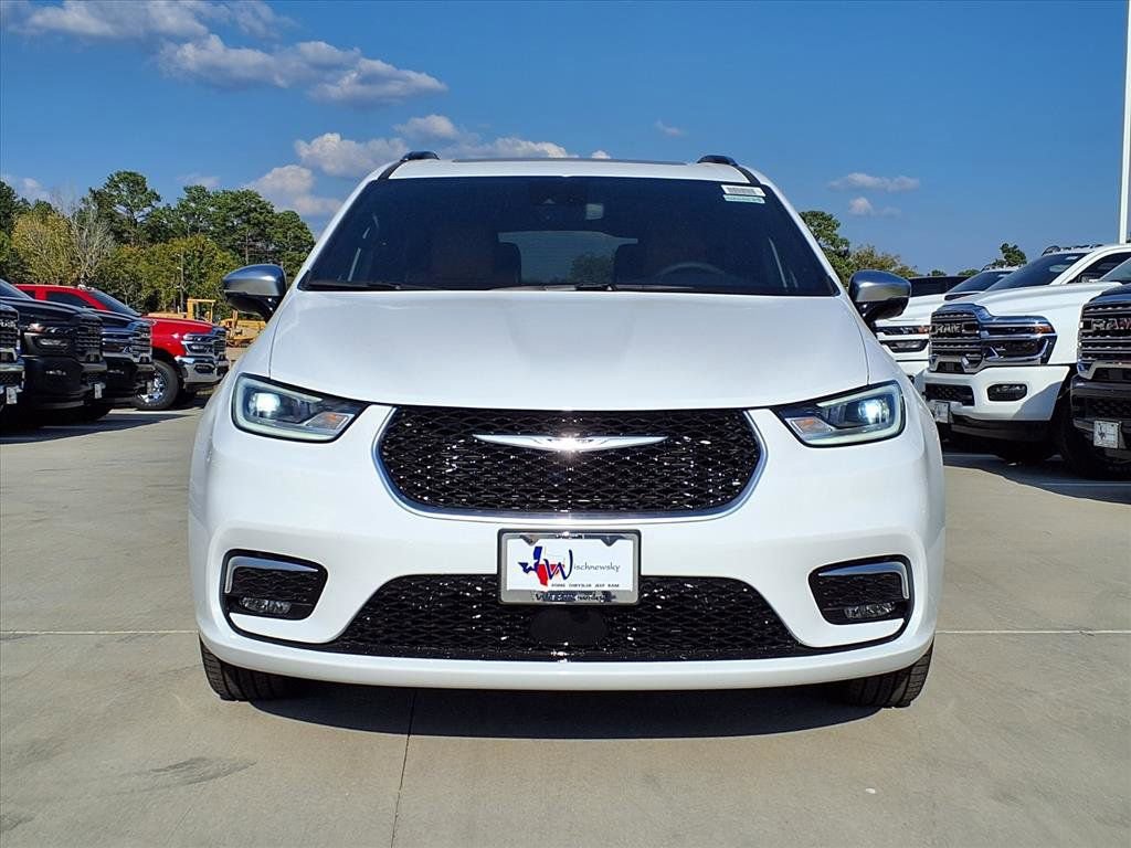 New 2026 Chrysler Pacifica Pinnacle image 3