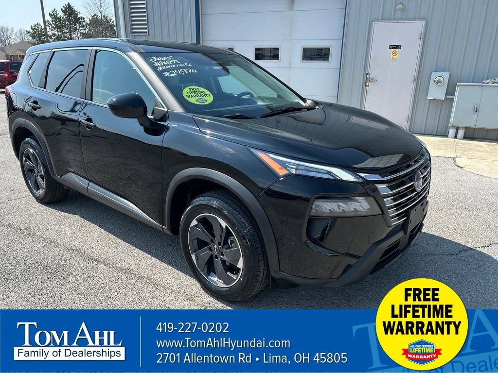 Used 2025 Nissan Rogue SV FWD image 1