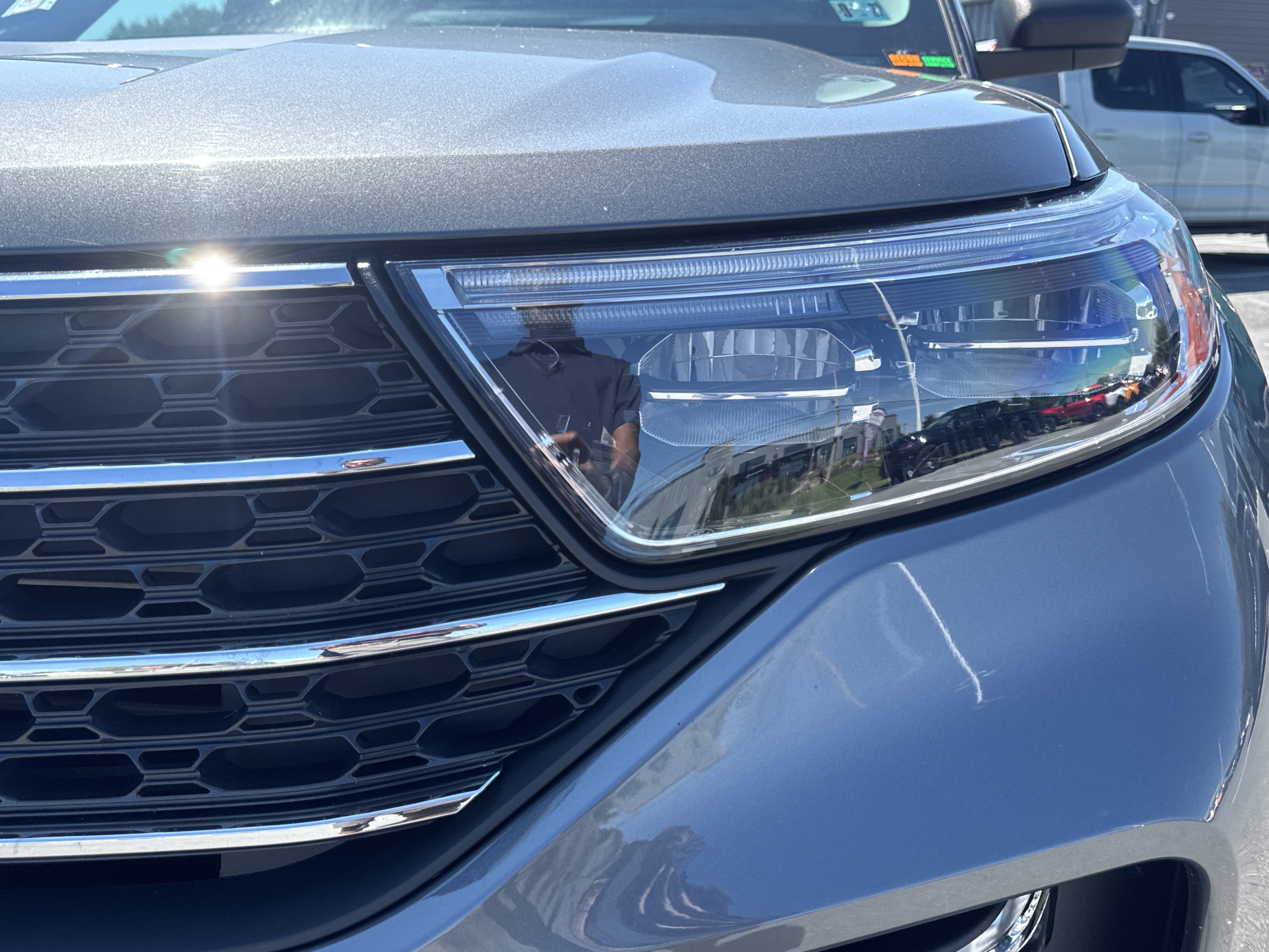 Used 2022 Ford Explorer XLT w/ Equipment Group 202A AWD/4WD image 11