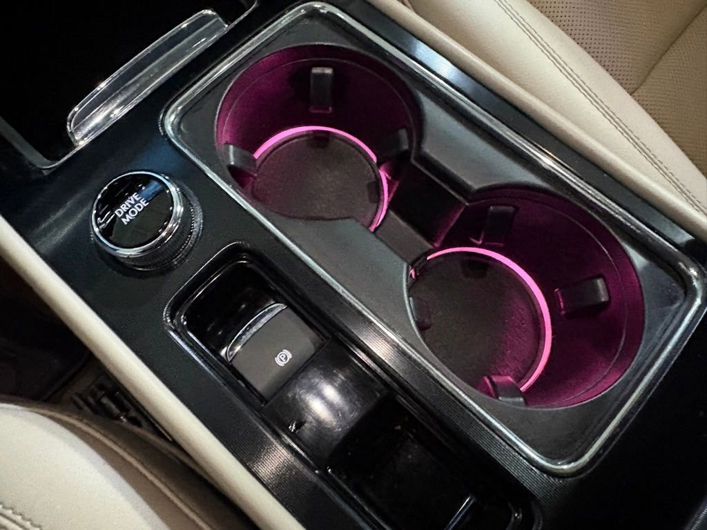 Used 2022 Lincoln Corsair Reserve w/ Equipment Group 201A image 10