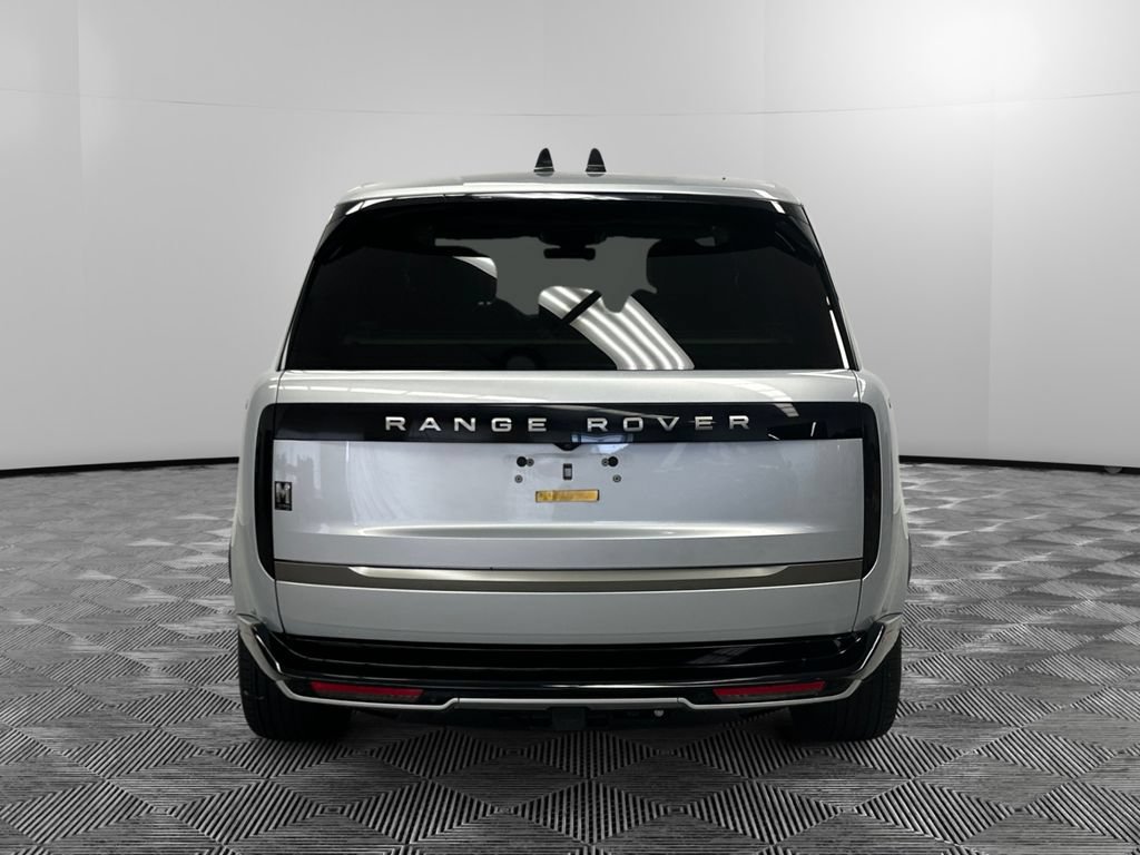 Used 2024 Land Rover Range Rover Long Wheelbase SE AWD/4WD image 4