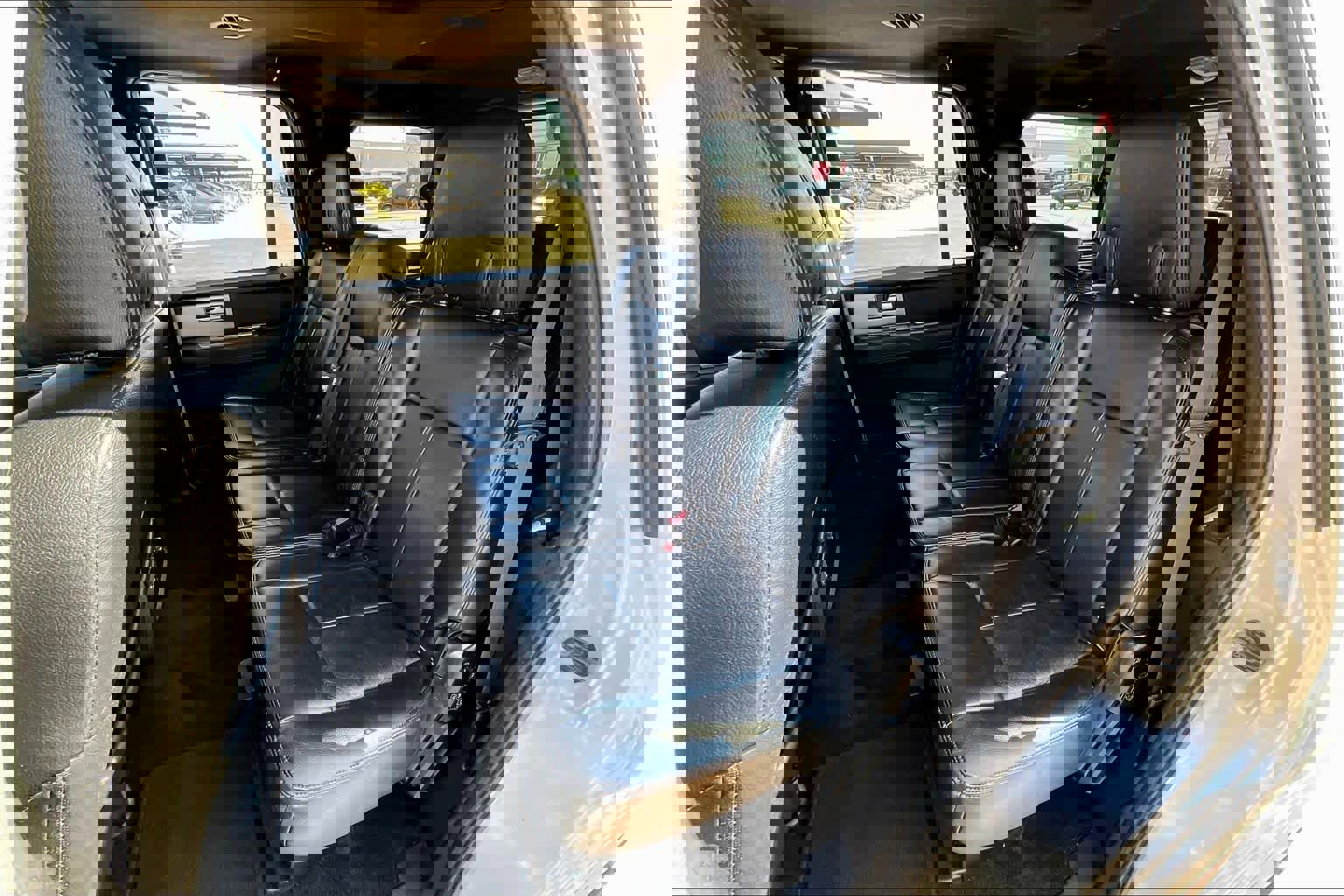 Used 2017 Ford Expedition XLT AWD/4WD image 18