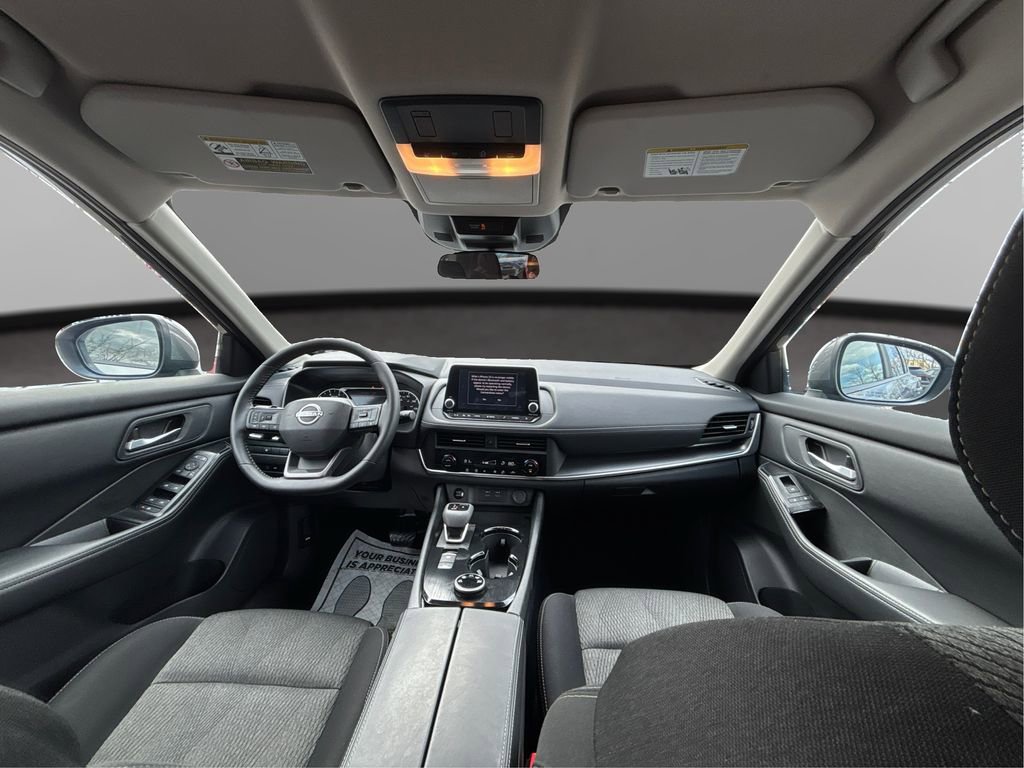 Used 2025 Nissan Rogue SV image 26