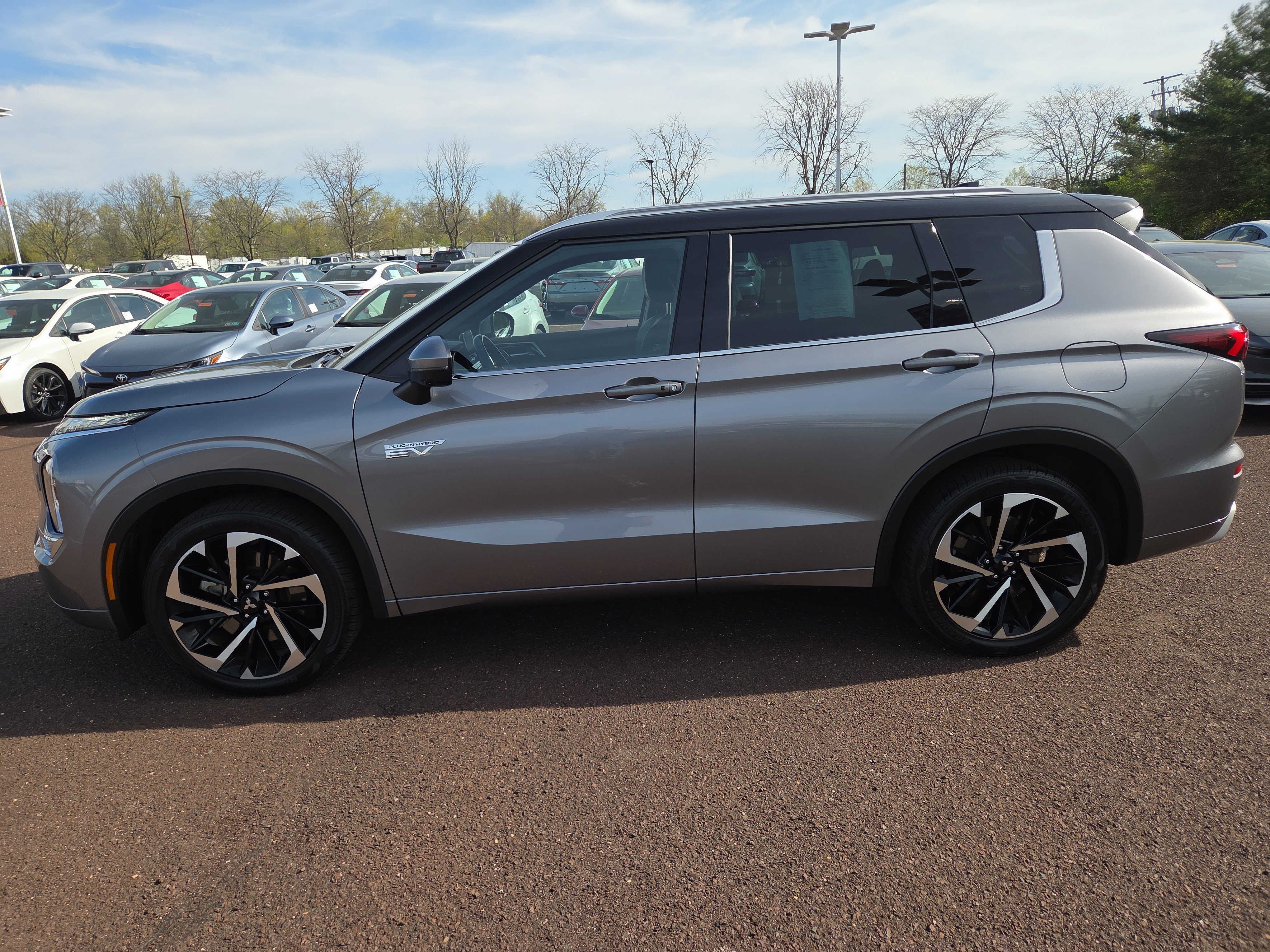 Used 2023 Mitsubishi Outlander SEL image 6