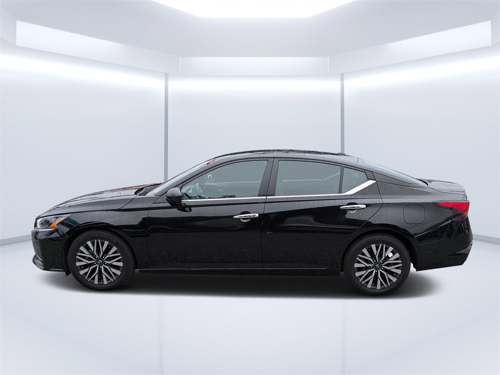 Used 2024 Nissan Altima 2.5 SV image 6