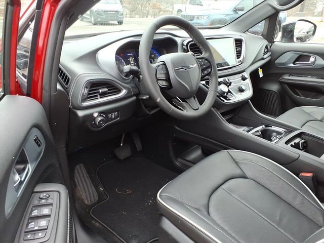 New 2026 Chrysler Pacifica Limited w/ S Appearance Package image 16