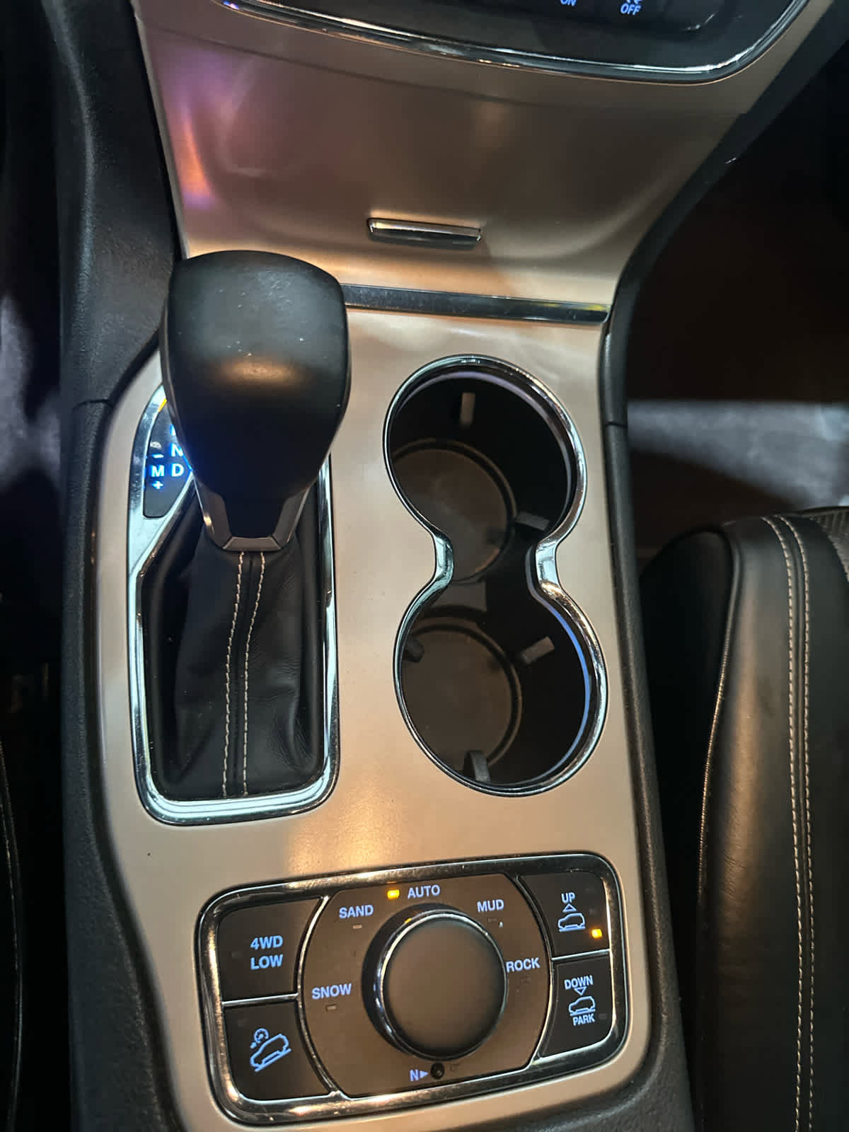 Used 2017 Jeep Grand Cherokee Overland AWD/4WD image 22