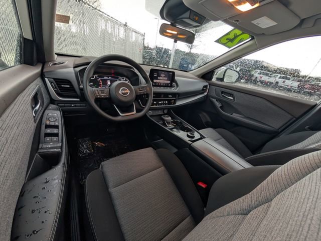Used 2023 Nissan Rogue SV AWD/4WD image 5