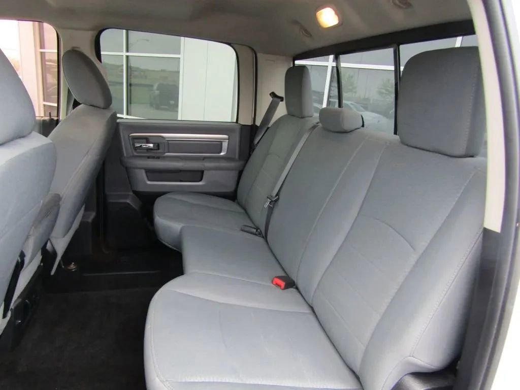 Used 2015 RAM 2500 SLT image 36