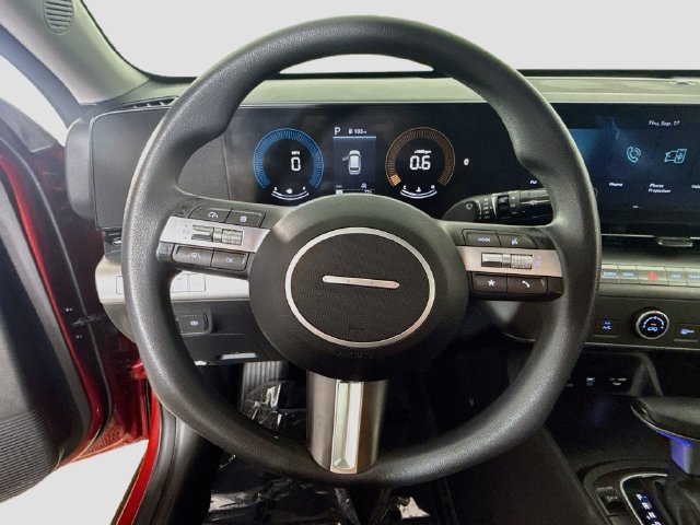 Used 2025 Hyundai Kona SE FWD image 12