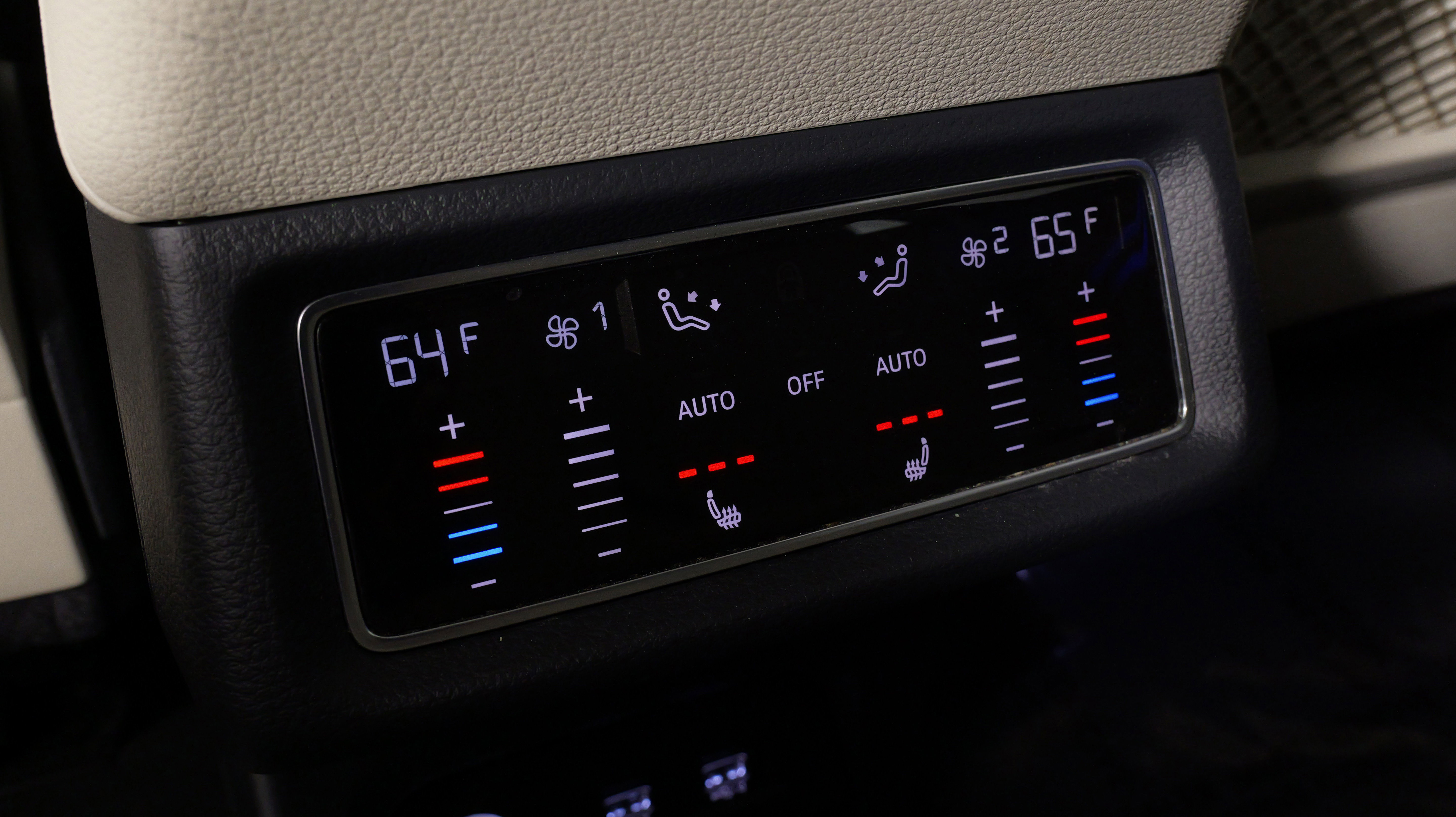 Used 2019 Audi e-tron Prestige w/ Prestige Package image 40