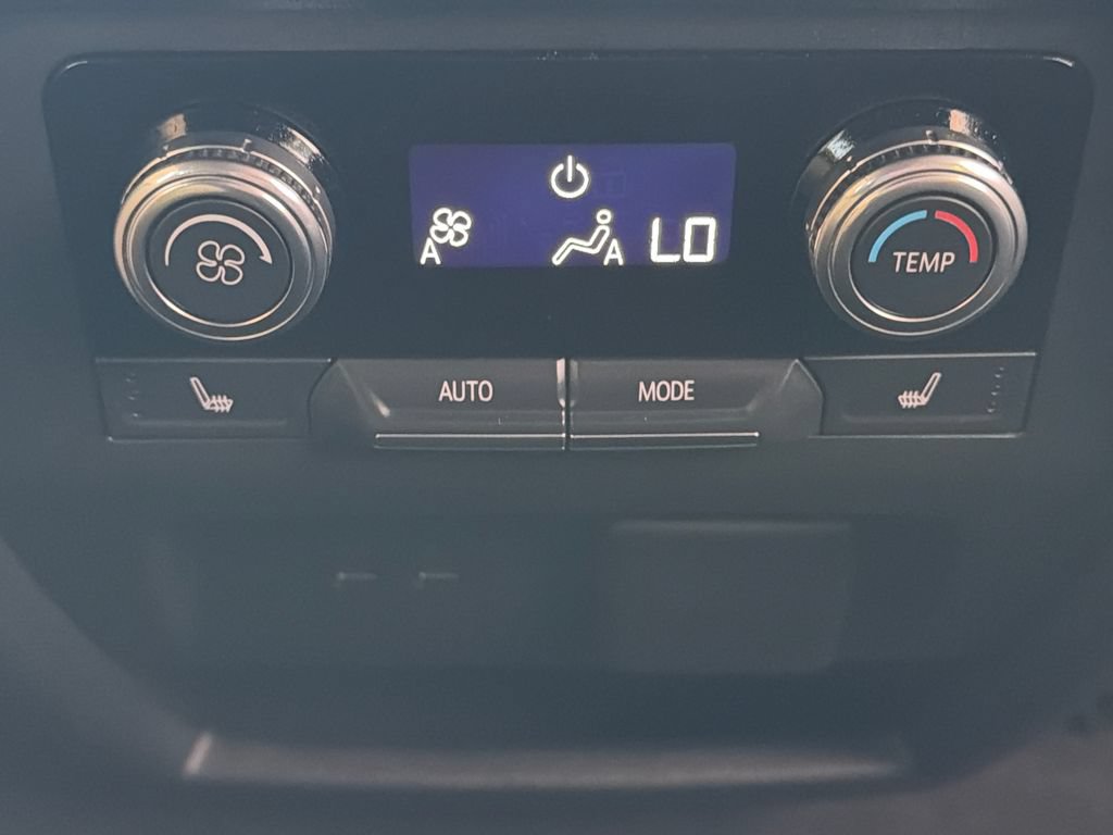 Used 2024 GMC Acadia Elevation w/ Luxury Package FWD image 12