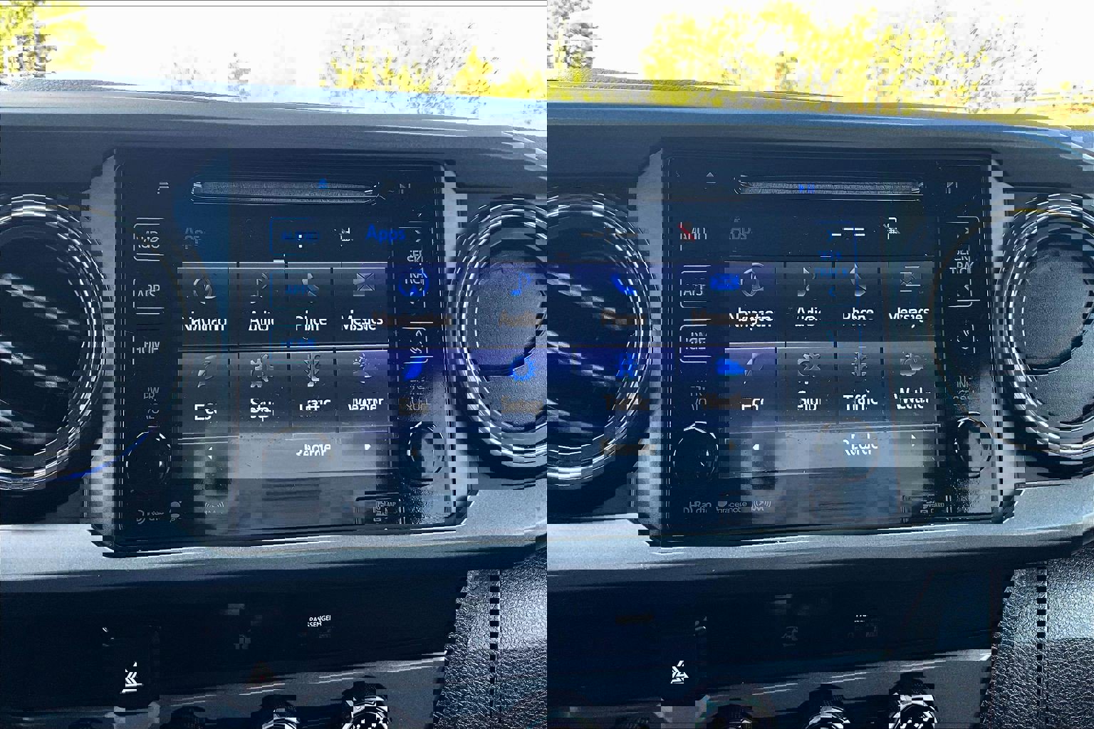 Used 2016 Toyota Tacoma TRD Sport w/ Towing Package image 23