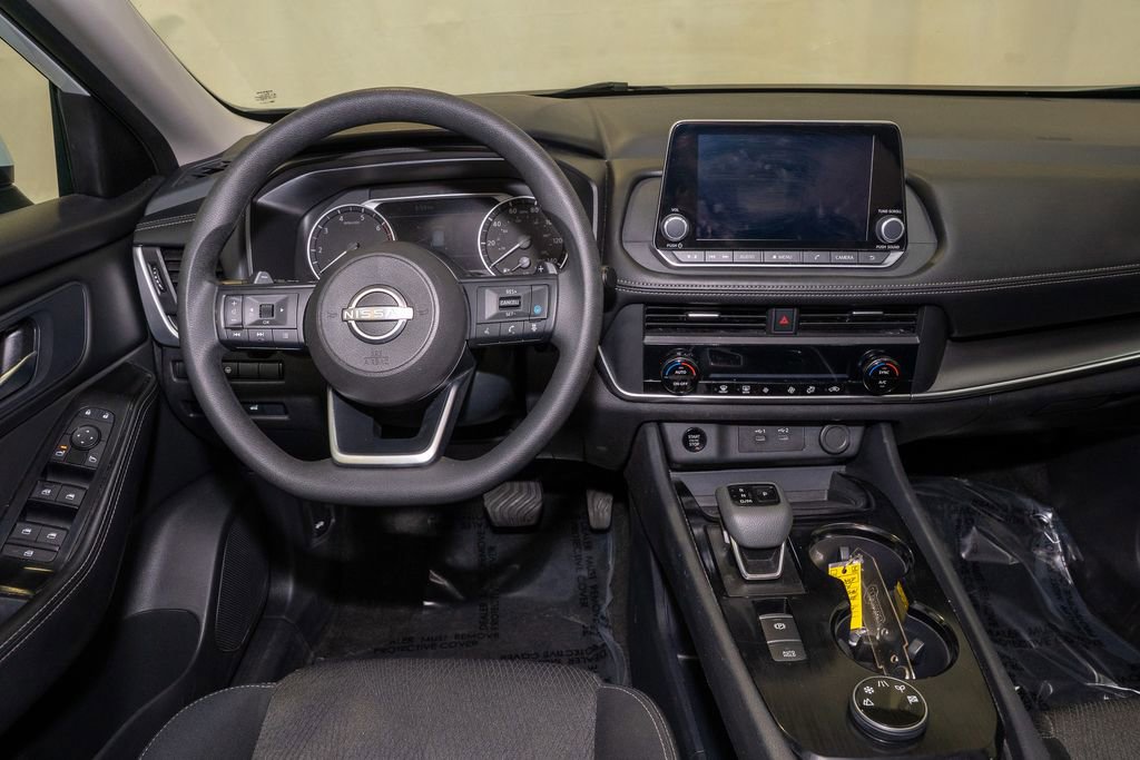 Used 2024 Nissan Rogue SV image 7