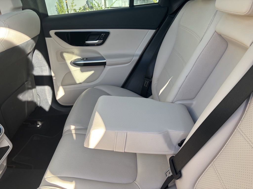 Used 2024 Mercedes-Benz GLC 300 image 21