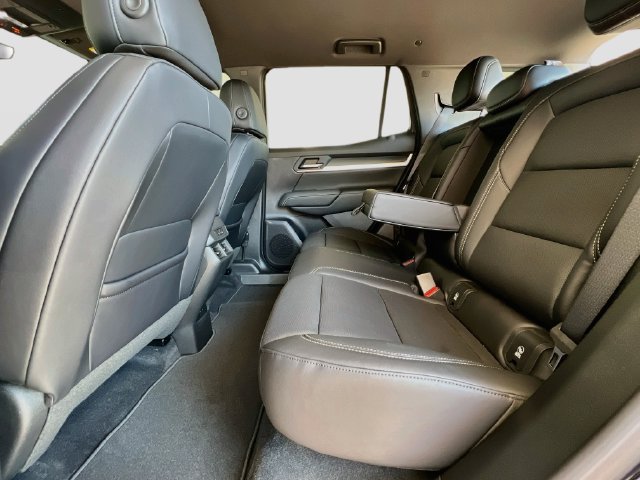New 2027 GMC Terrain Elevation w/ Elevation Premium Package FWD image 17