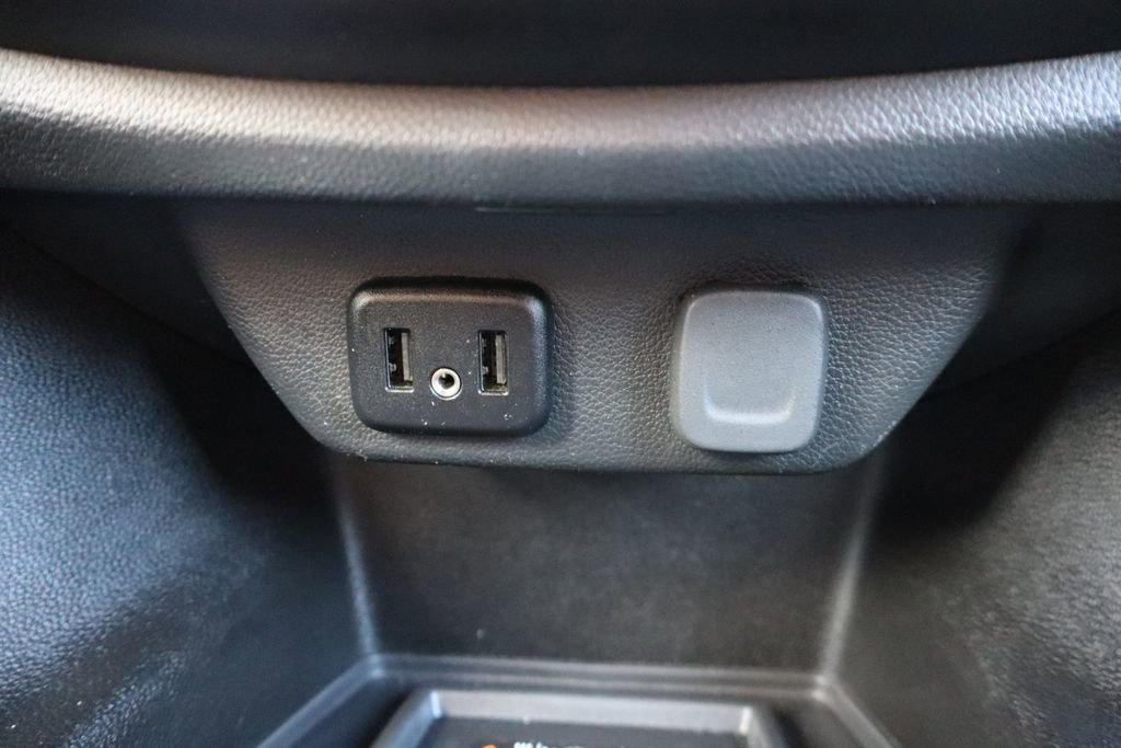 Used 2023 Chevrolet Traverse LT image 15