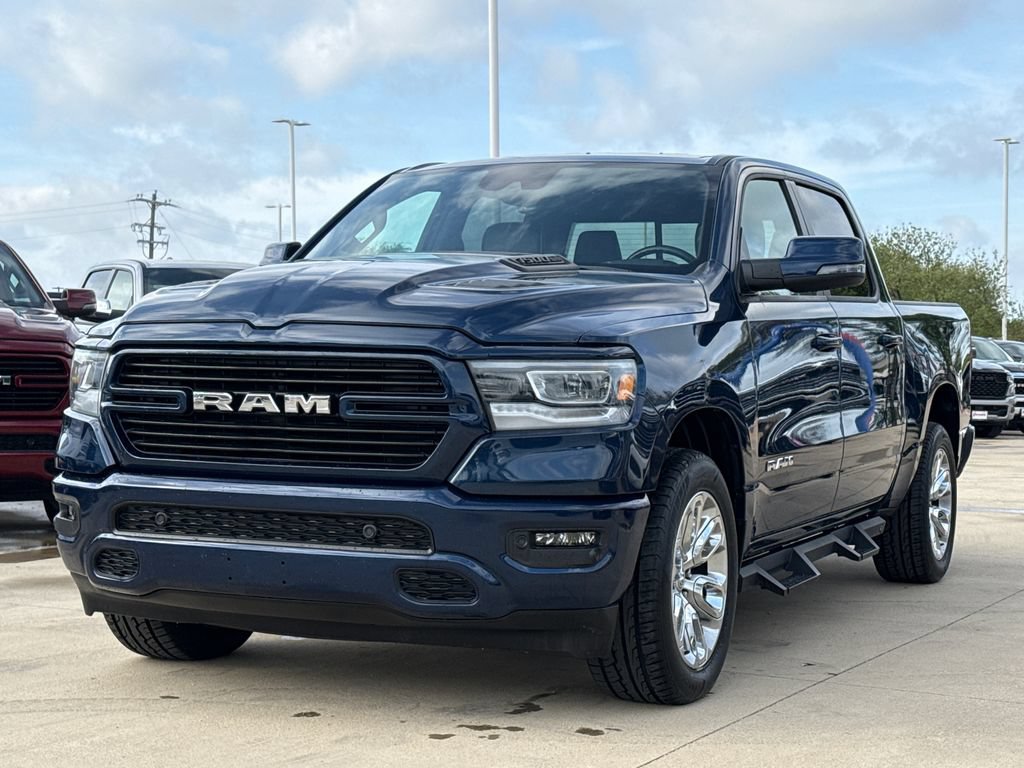 Used 2023 RAM 1500 Laramie AWD/4WD image 3