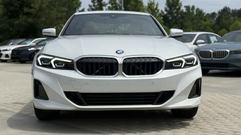 Used 2025 BMW 330i xDrive Sedan w/ Convenience Package AWD/4WD image 9