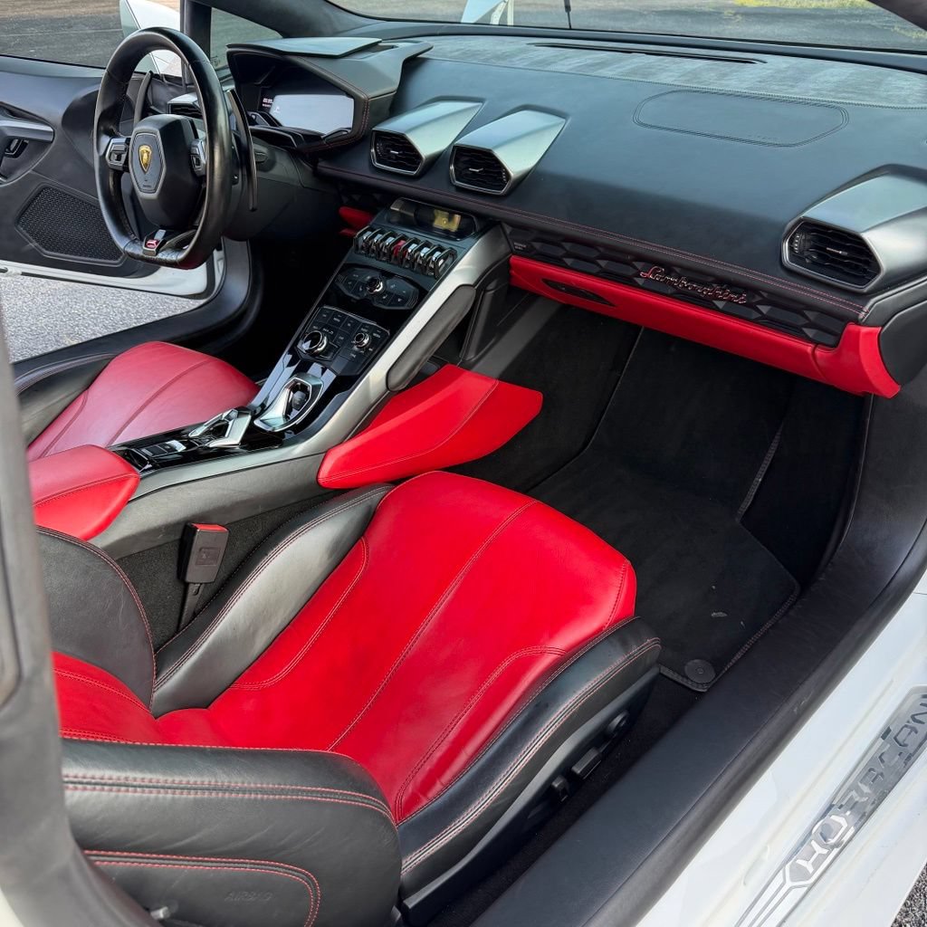 Used 2015 Lamborghini Huracan LP 610-4 AWD/4WD image 13