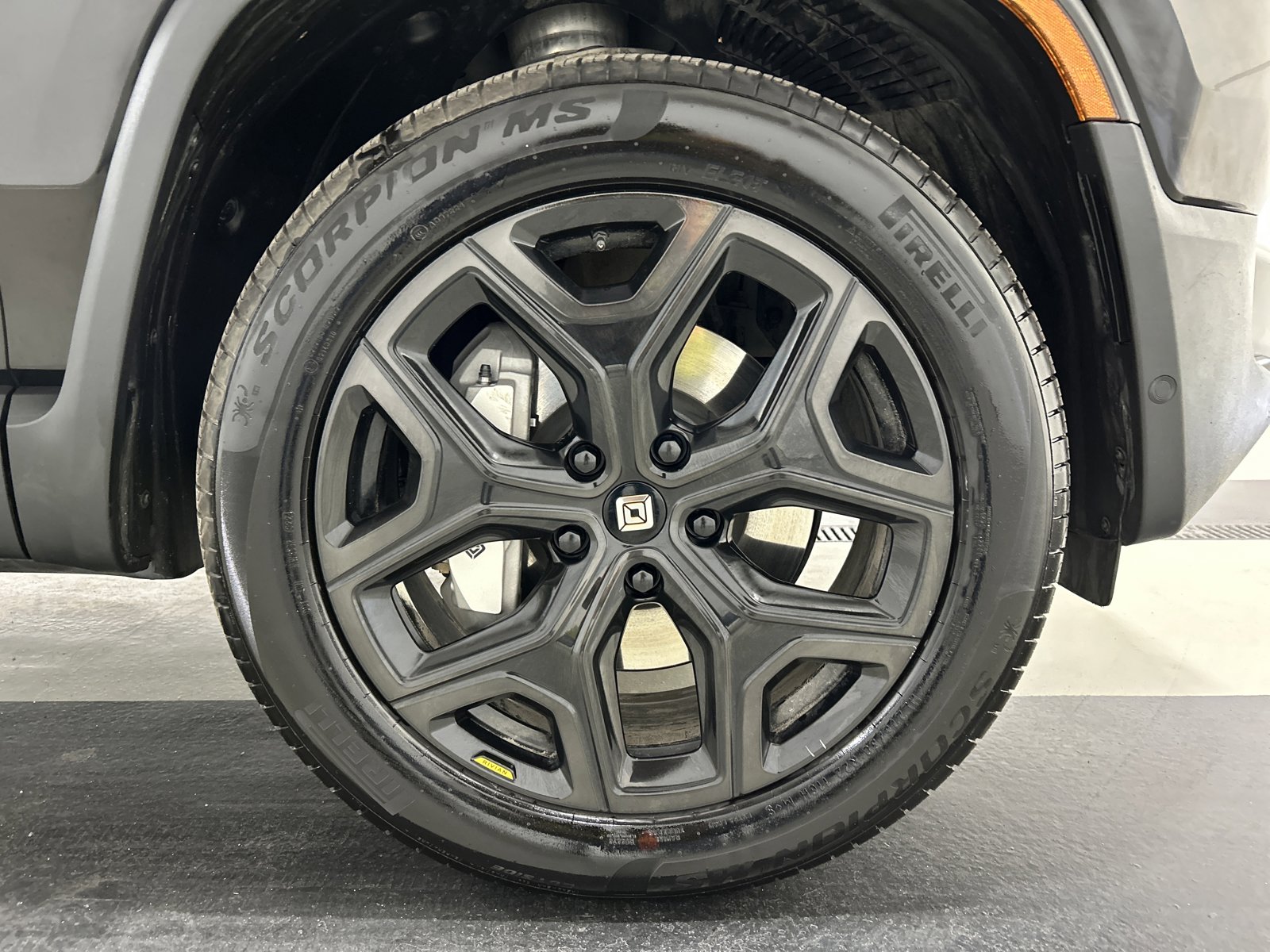 Used 2025 Rivian R1S Adventure image 11