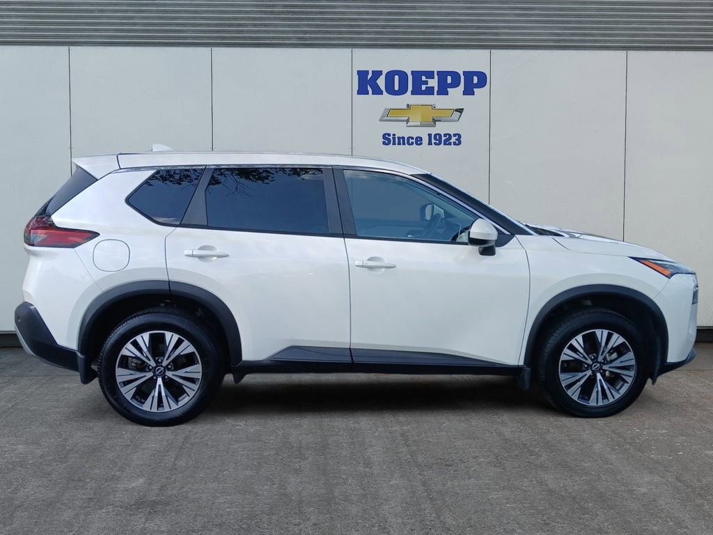 Used 2023 Nissan Rogue SV image 6