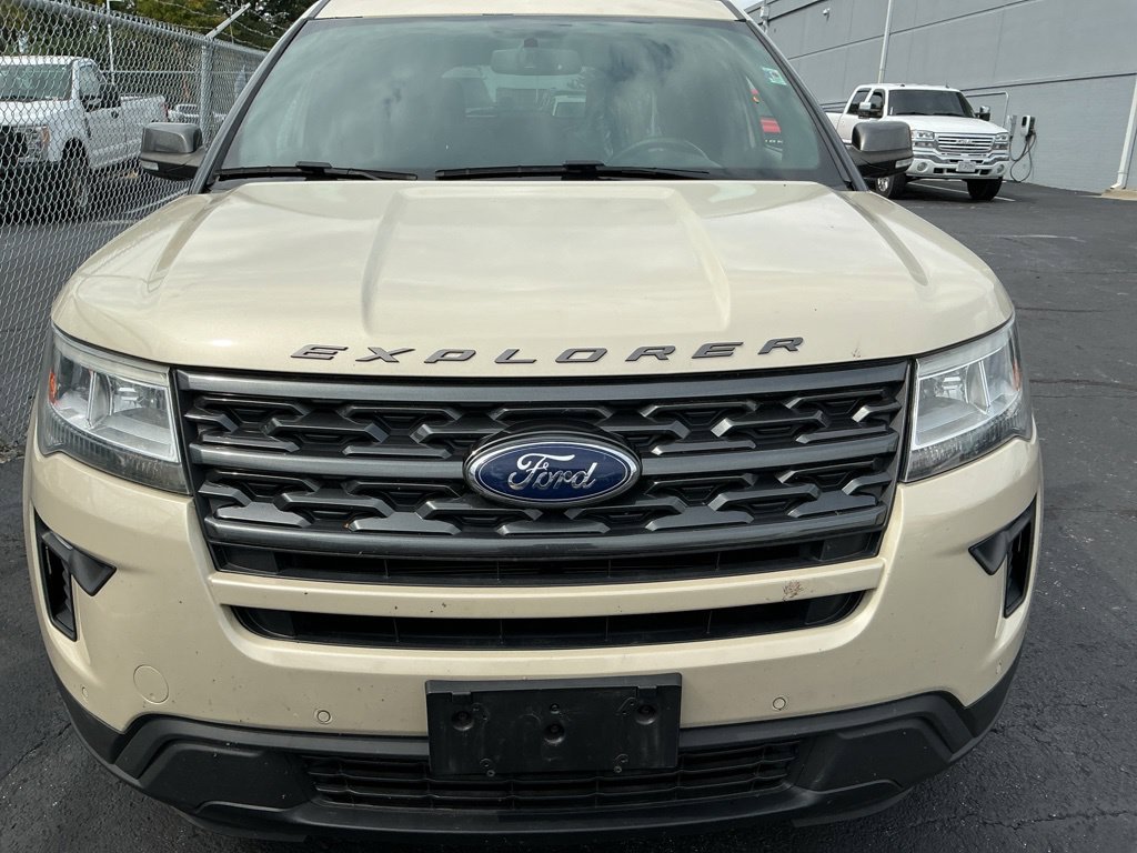 Used 2018 Ford Explorer XLT w/ XLT Appearance Package AWD/4WD image 14