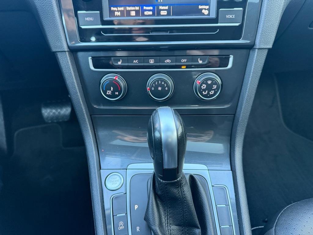 Used 2020 Volkswagen Golf 4-Door image 32