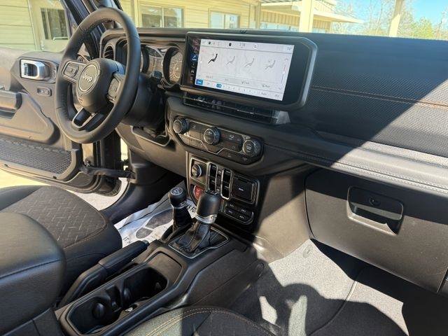 Used 2026 Jeep Gladiator Mojave image 11