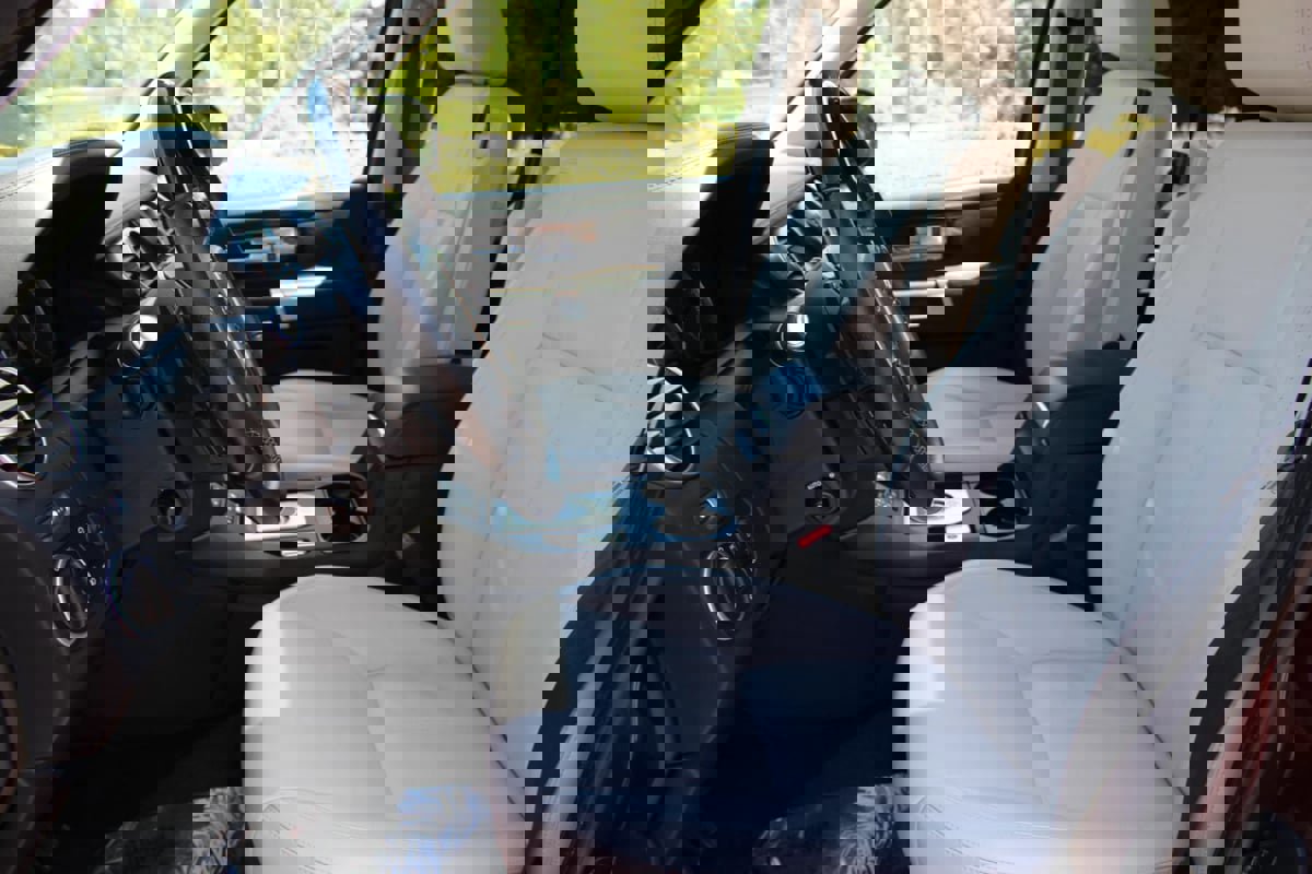 Used 2015 Land Rover LR4 HSE LUX image 20