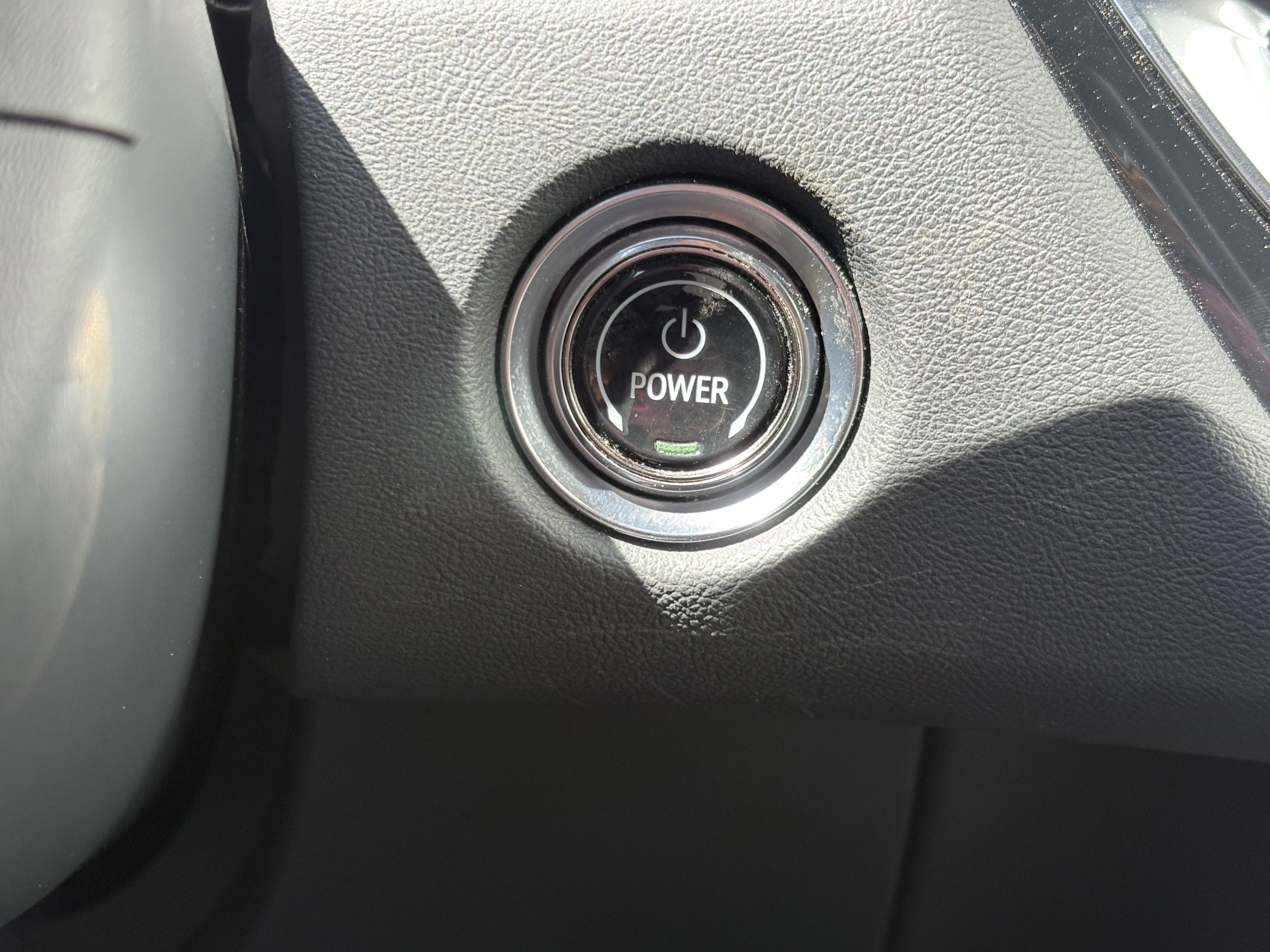 Certified 2024 Cadillac Lyriq Luxury AWD/4WD image 31